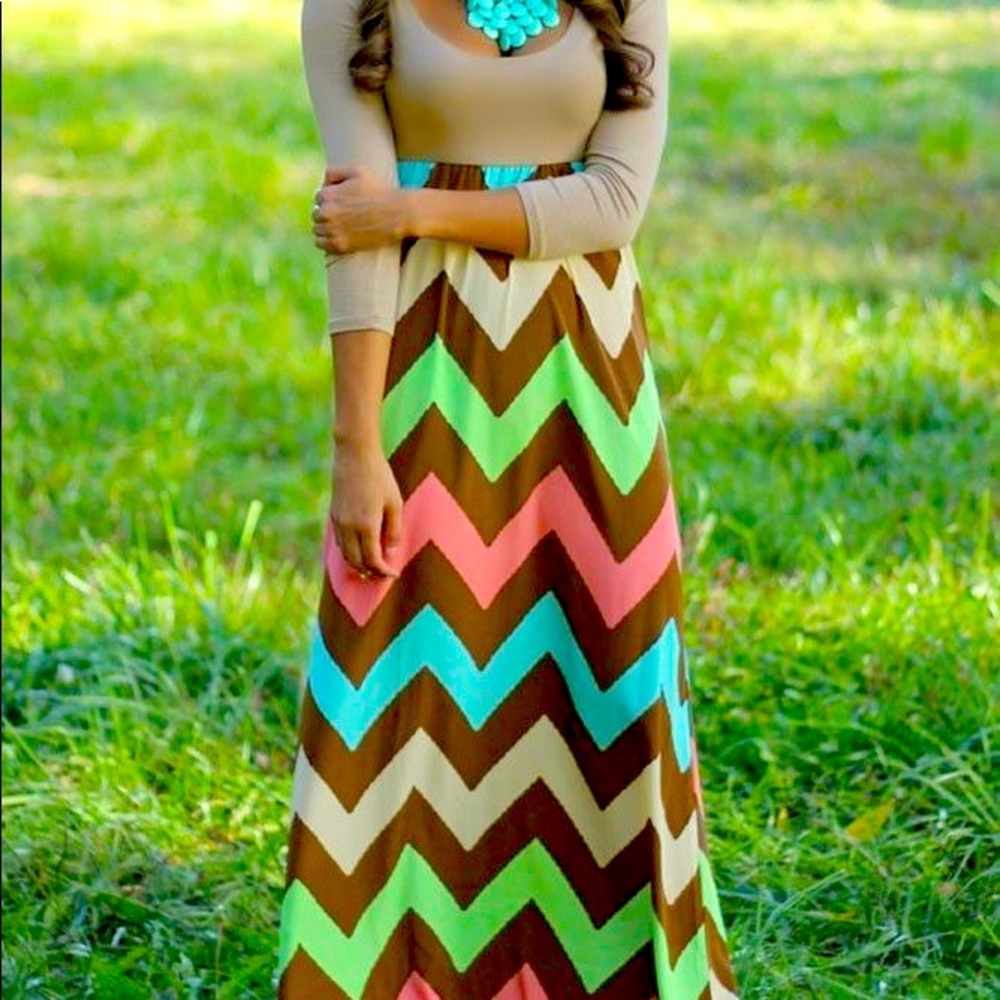 Chevron 3/4 Sleeve Maxi Dress
